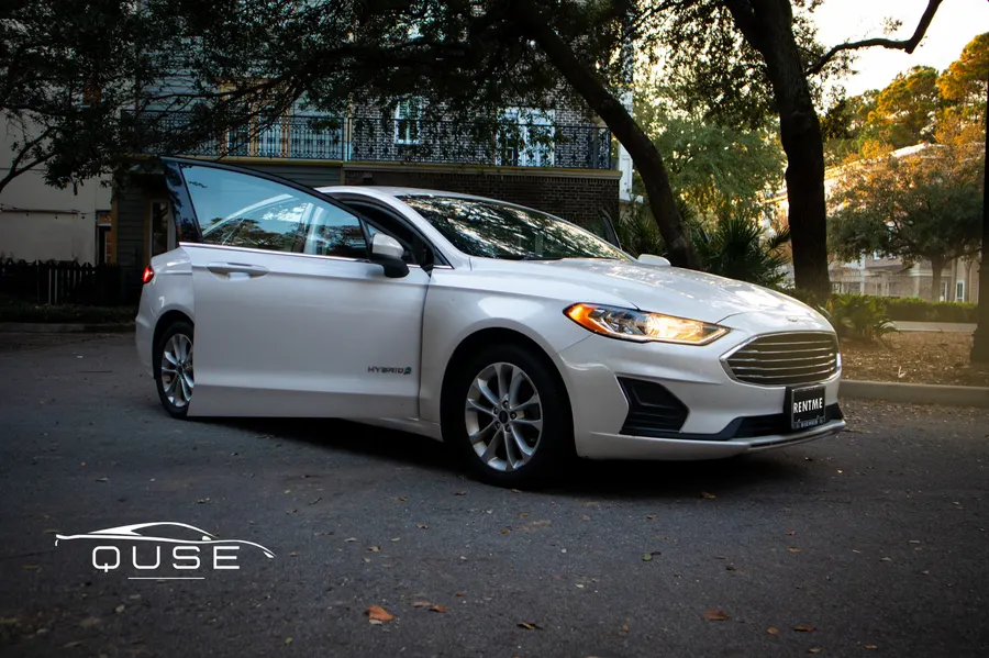 2019 Ford Fusion Hybrid rental in Charleston SC by QUSE Cars